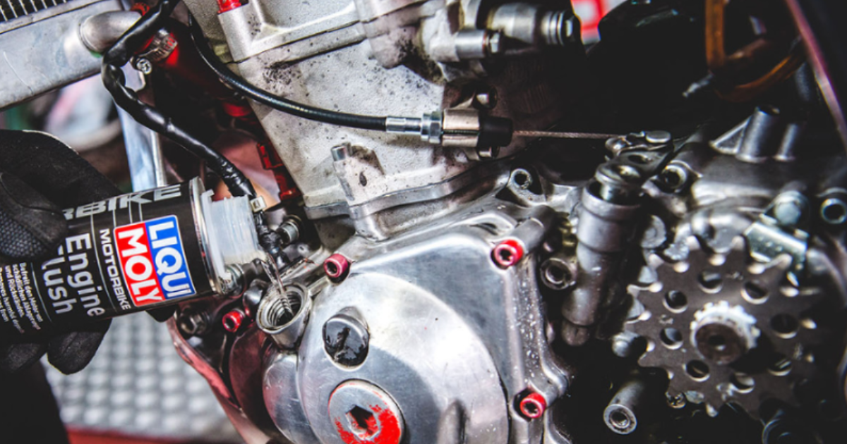 Z ostatniego miejsca do zwycięskiego pucharu: optymalizacja kampanii Google Ads z prędkością Formuły 1 - case study Liqui Moly